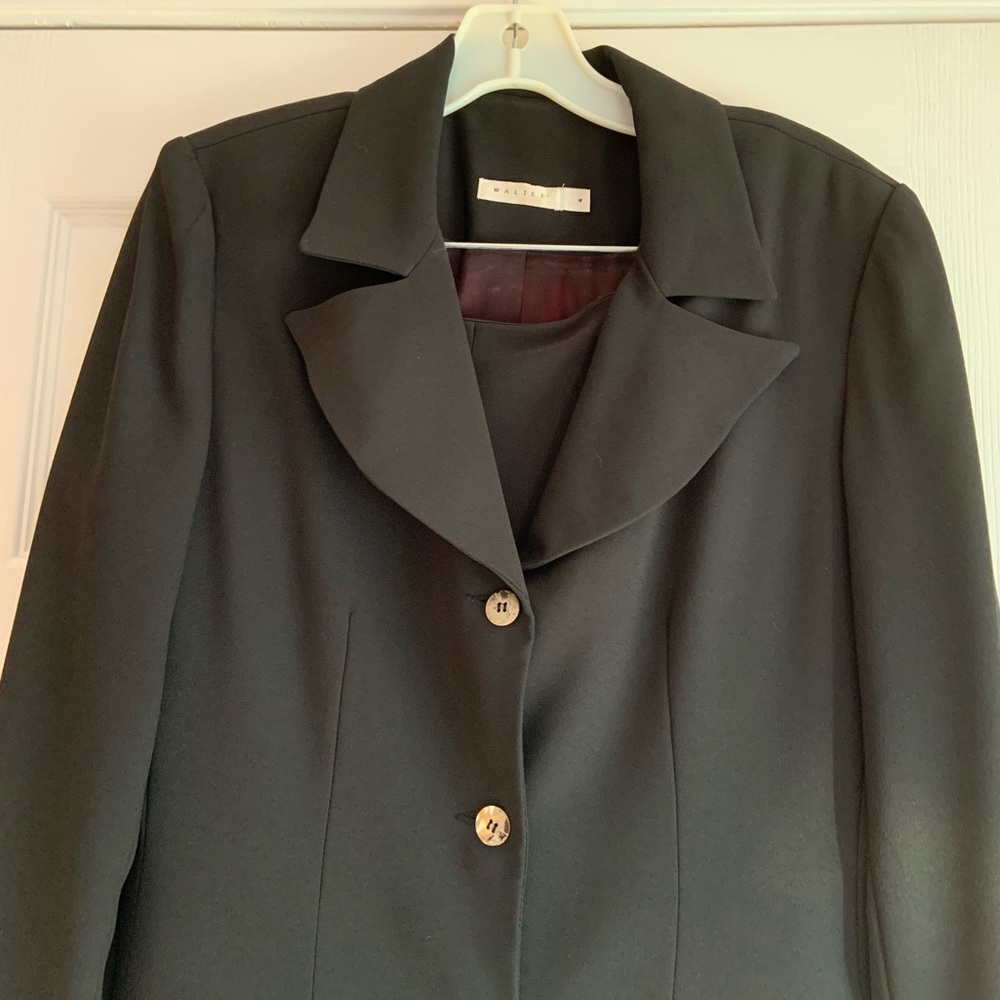 🎾 Pine Green Skirt Suit